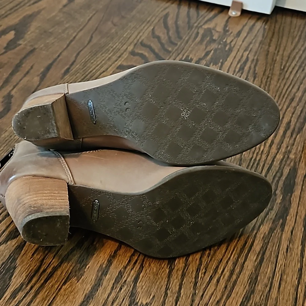 vionic women's Rory bootie - Picture 4 of 6
